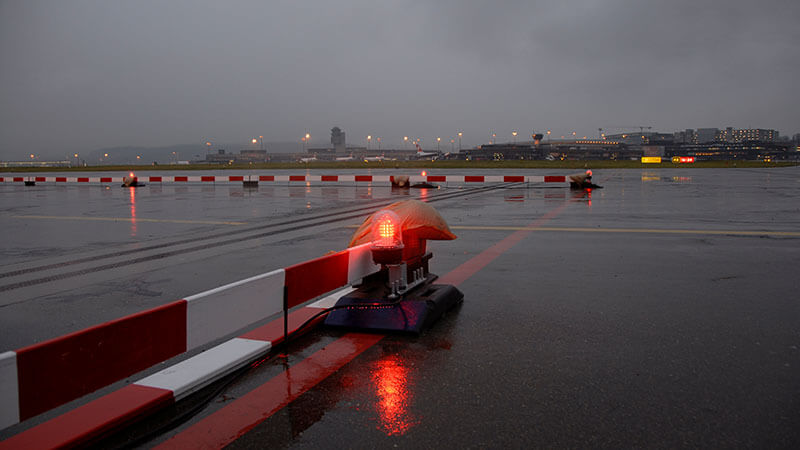 Obstruction lighting for airports